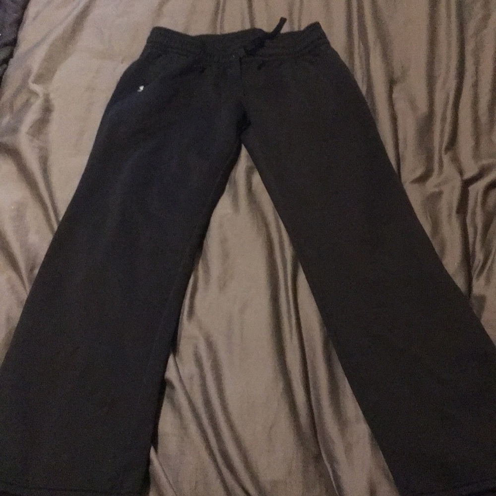 Black Under Armour fleece lined pants